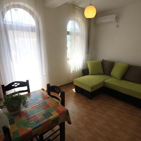 Apartments Olga Вирпазар Екстериор снимка