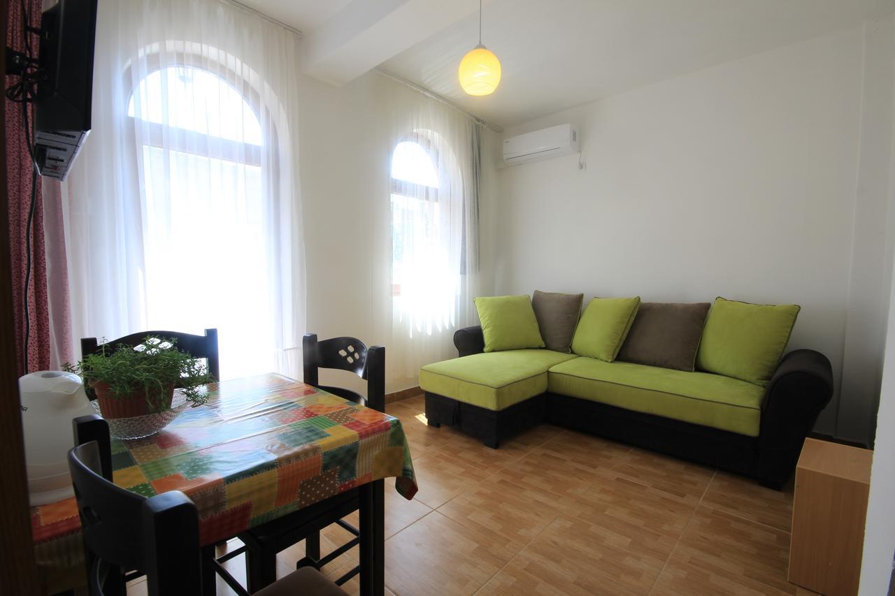 Apartments Olga Вирпазар Екстериор снимка